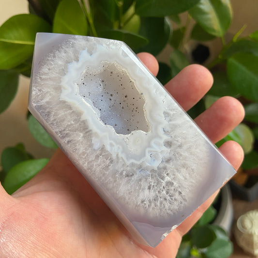 Druzy Agate Point – 312g - Earth Elements UK