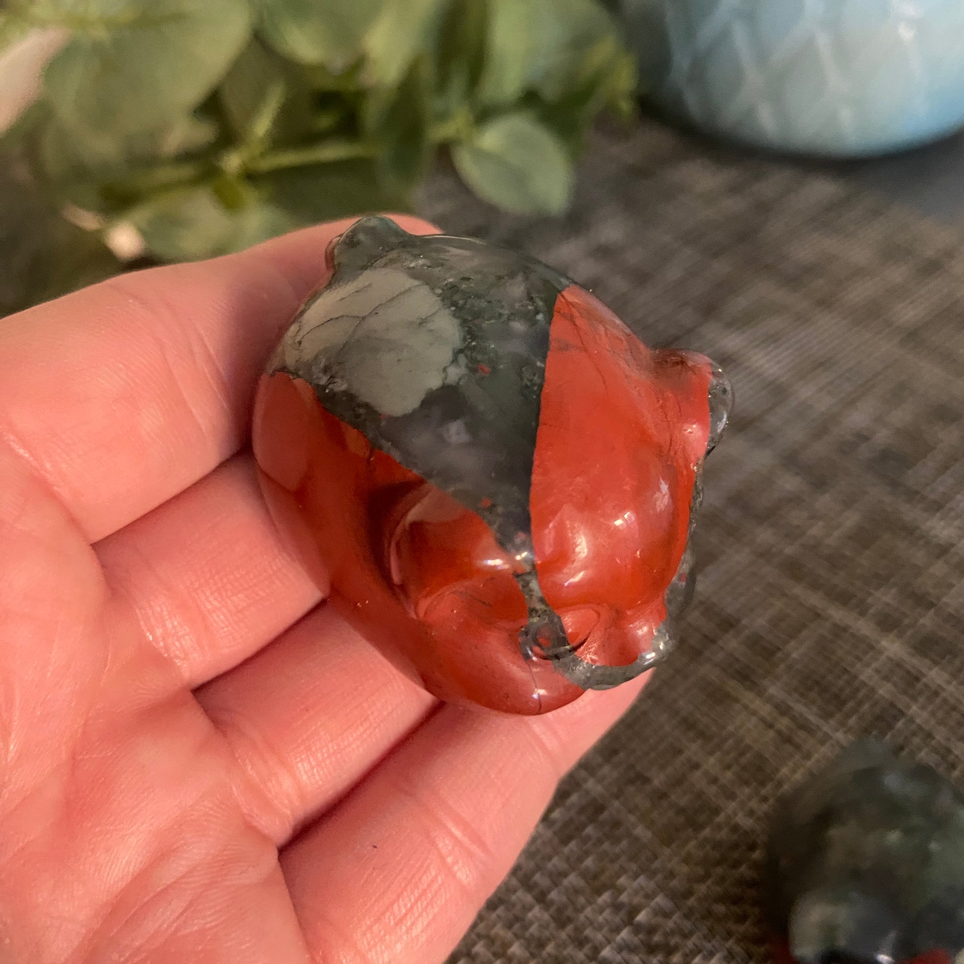 Chunky Pig Carvings - Earth Elements UK