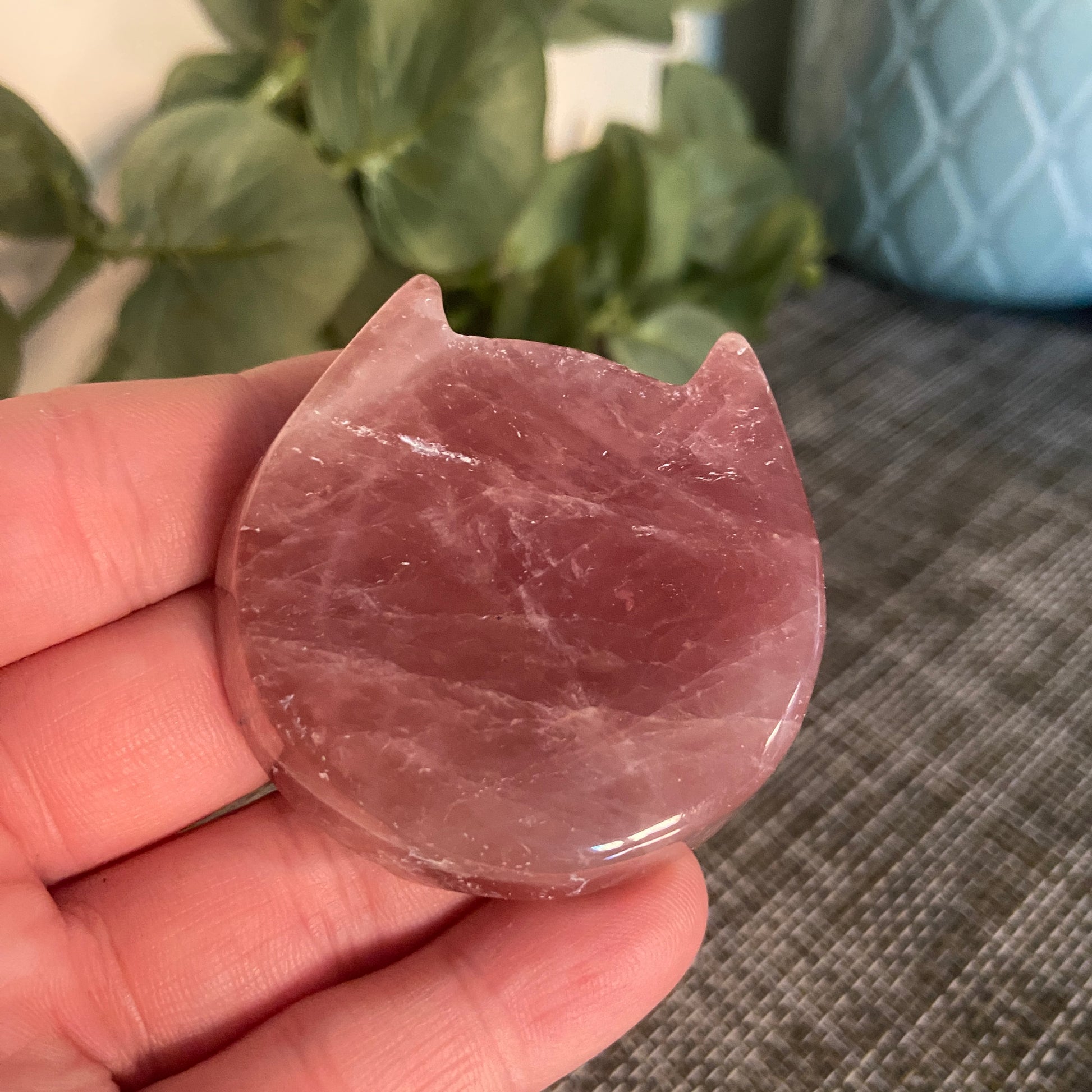 Strawberry Quartz Cat Bowl - Earth Elements UK