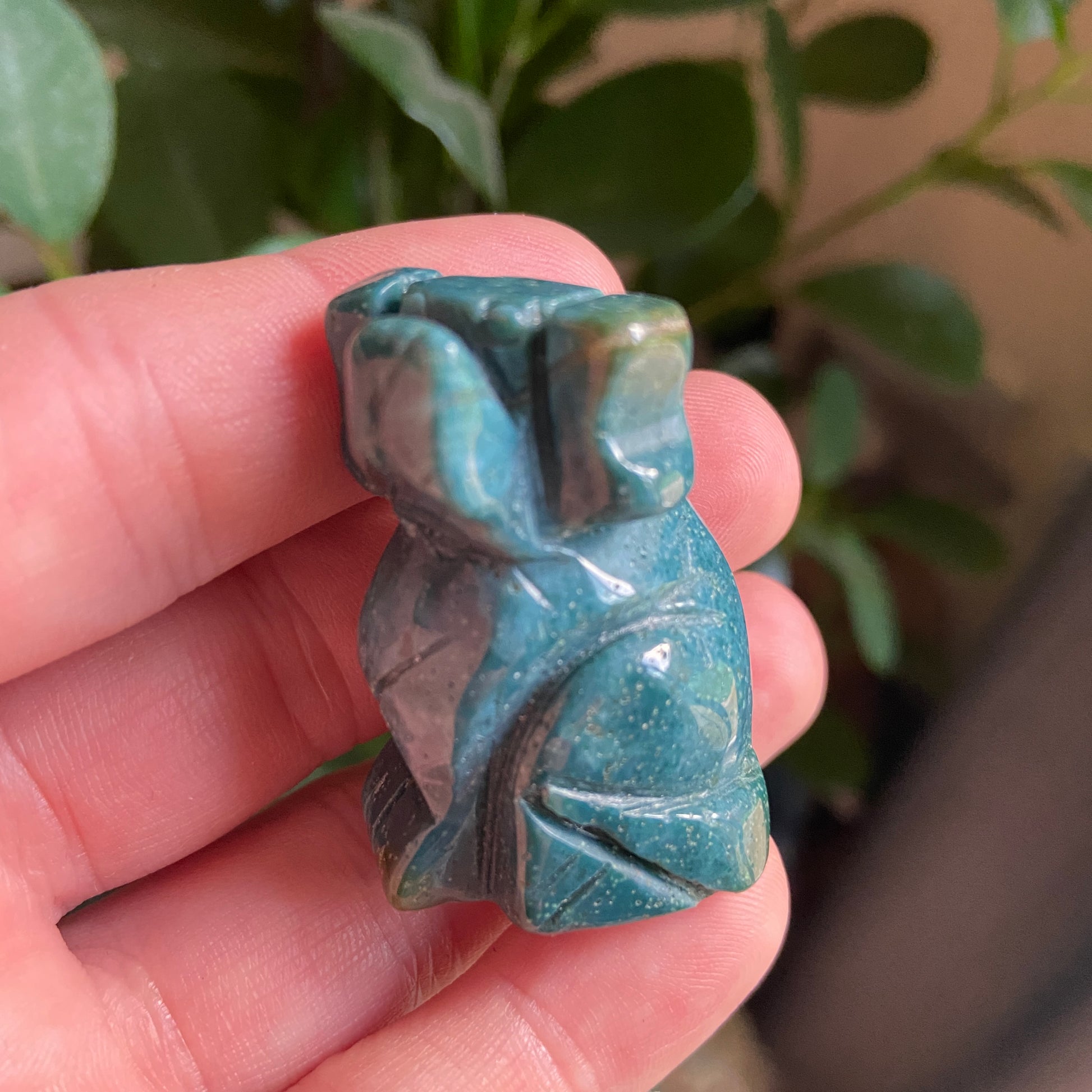 Small Dog Carving - Earth Elements UK