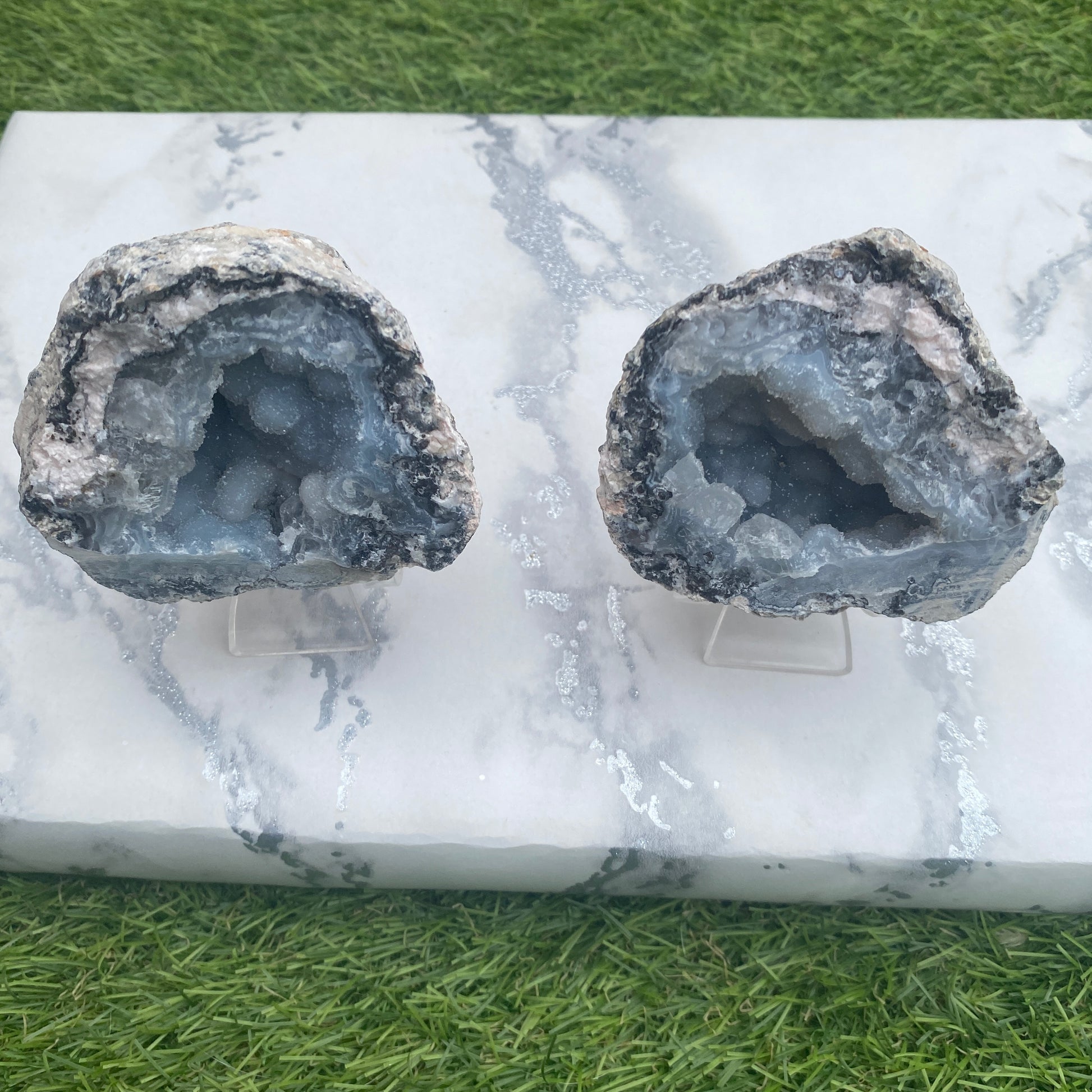 Large Crystal Geode (1) - Earth Elements UK