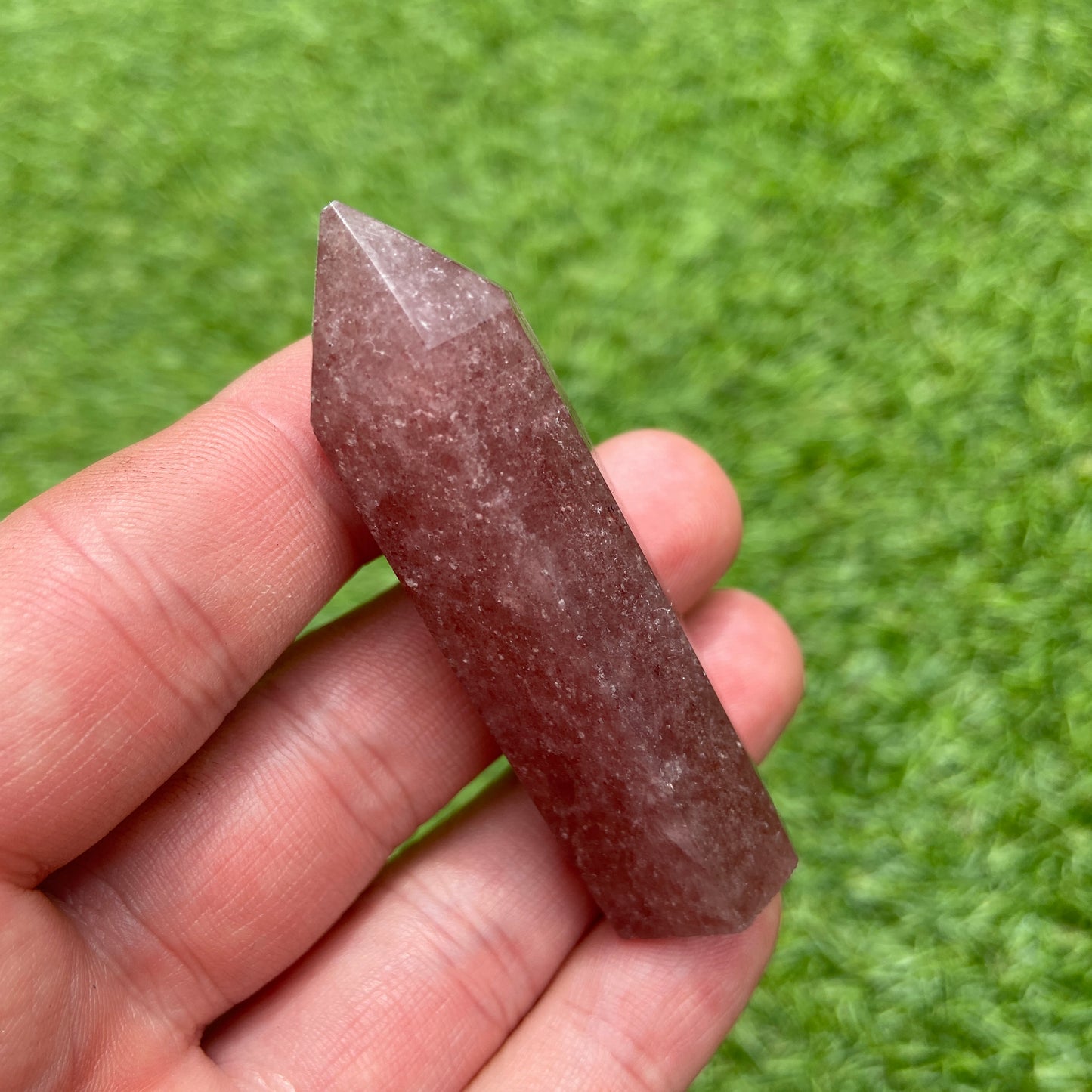 Strawberry Quartz Points - Earth Elements UK