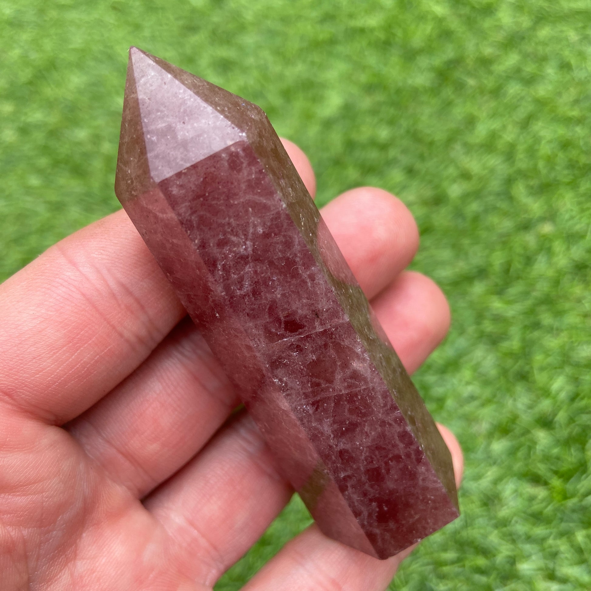 Strawberry Quartz Points - Earth Elements UK